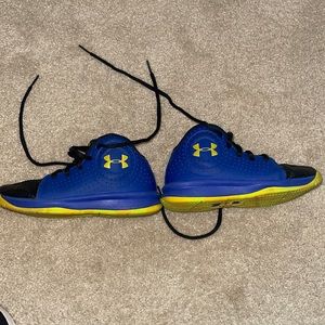 Boys basketball sneakers